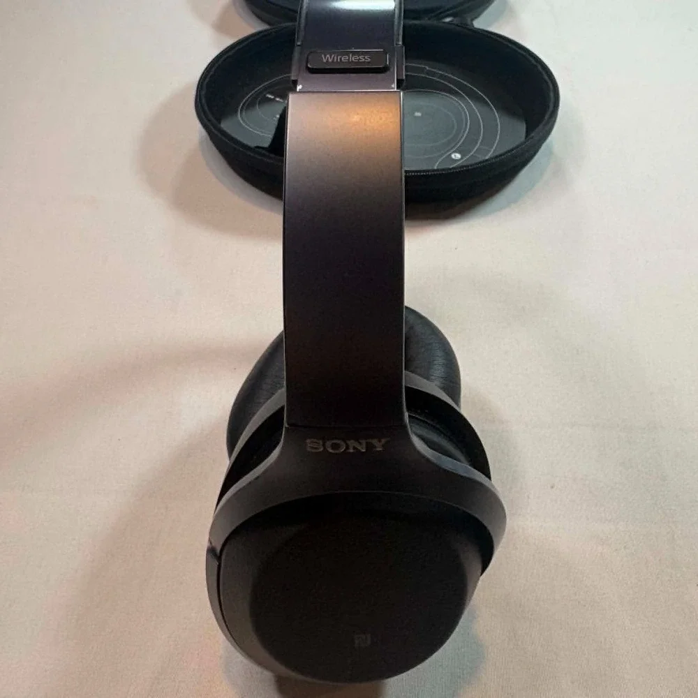 Sony WH-1000XM2 Wireless Noise Canceling Over Ear Headphones Black Case WH1000XM